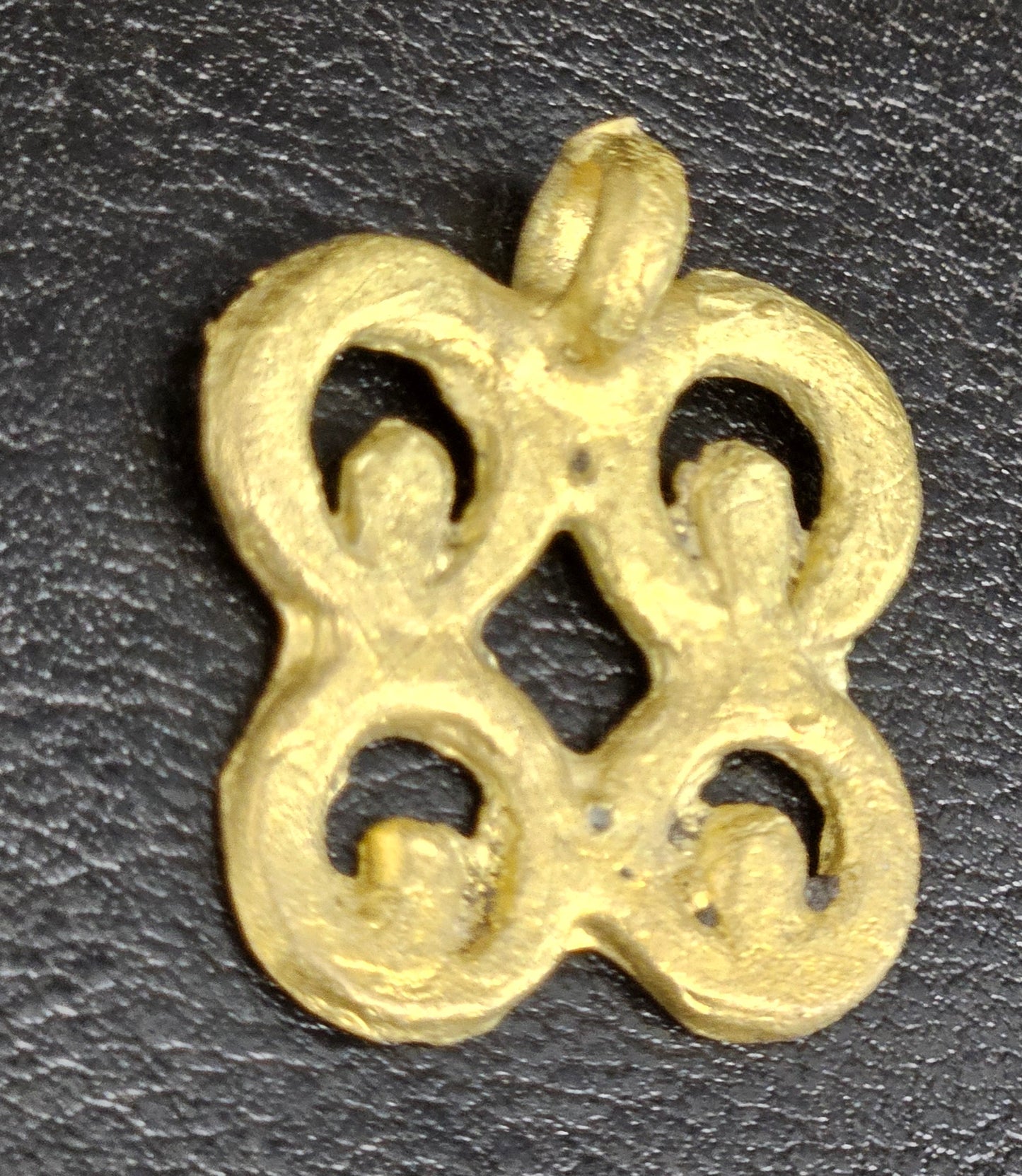 Mate Masie Adinkra Brass Pendant – Symbol of Wisdom | Handcrafted in Ghana