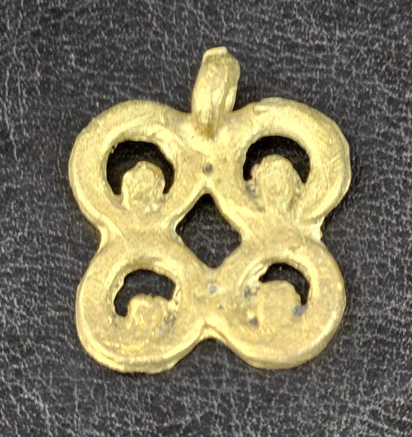 Mate Masie Adinkra Brass Pendant – Symbol of Wisdom | Handcrafted in Ghana