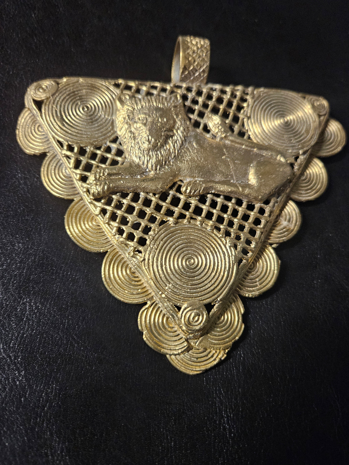 Oversized Adinkrahene Lion Brass Pendant – Ghana
