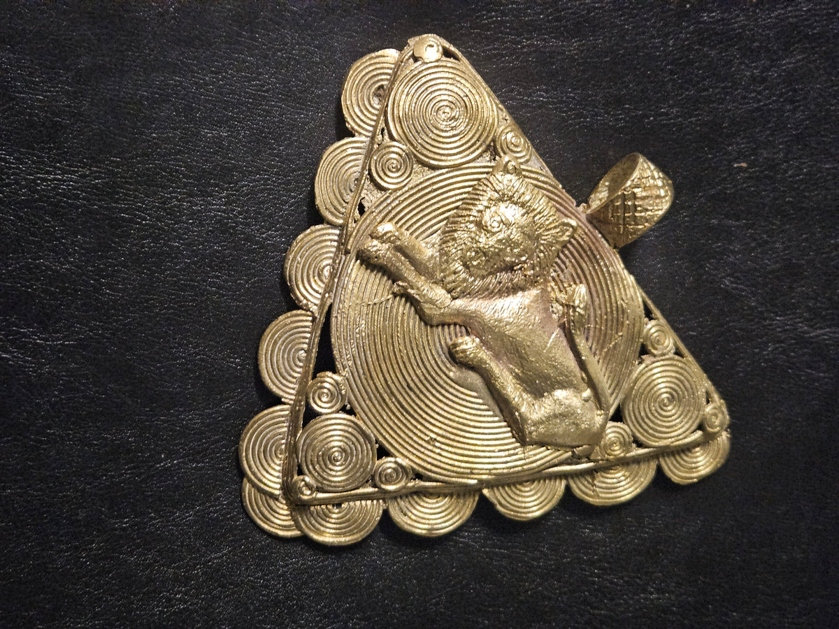 African Brass Lion Pendant with Adinkrahene Symbol – Ghana