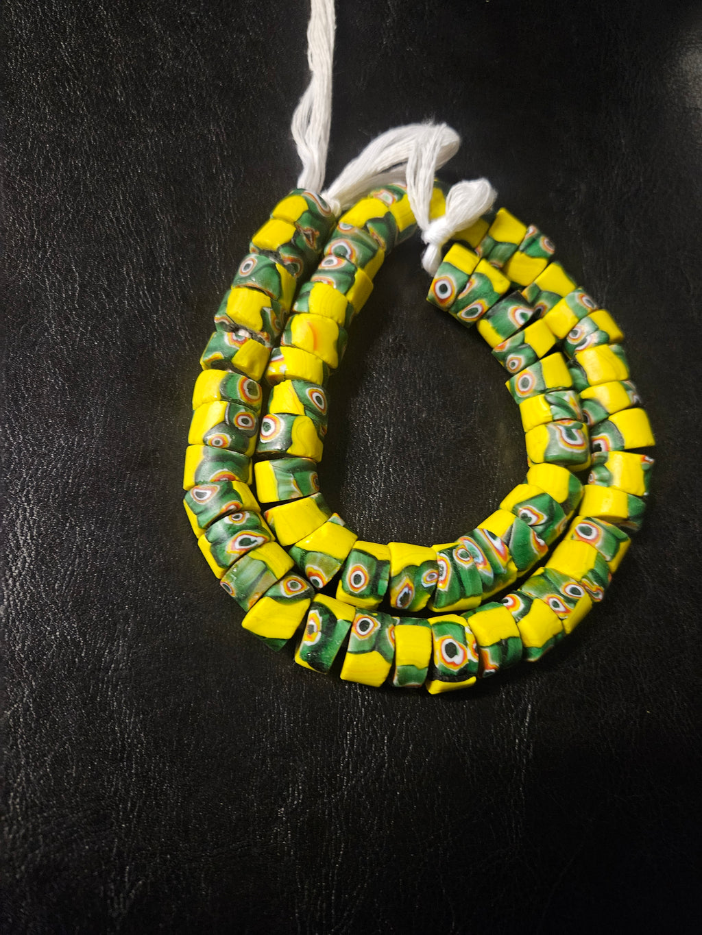 Trade Beads – Yellow Green Eye Pattern, 21-Inch Strand