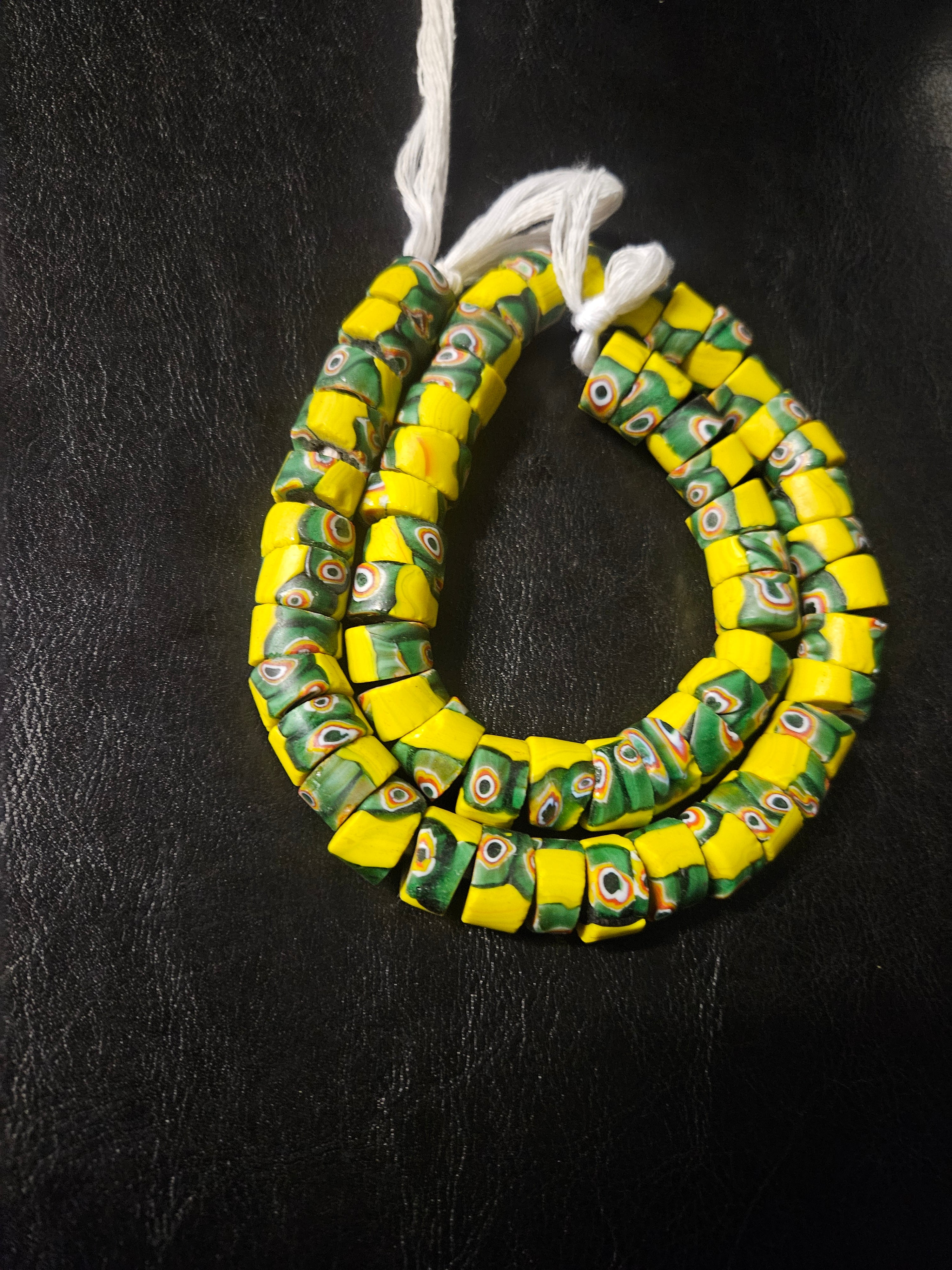 Trade Beads – Yellow Green Eye Pattern, 21-Inch Strand