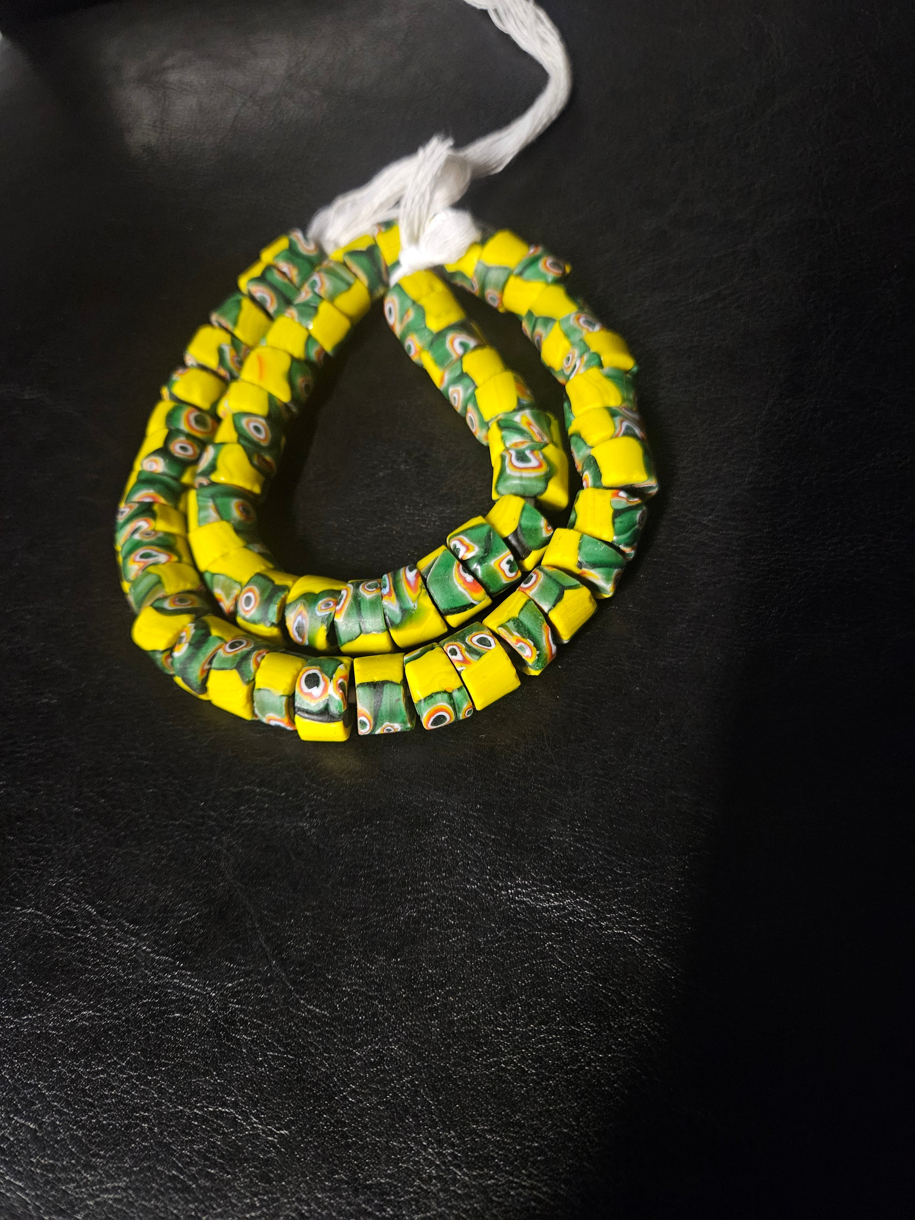Trade Beads – Yellow Green Eye Pattern, 21-Inch Strand