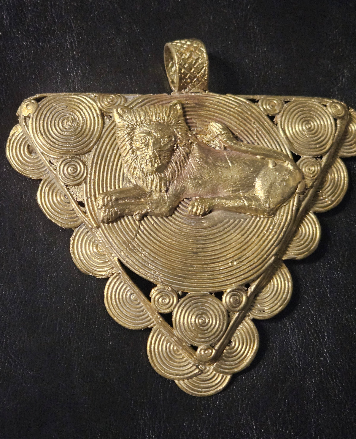 African Brass Lion Pendant with Adinkrahene Symbol – Ghana