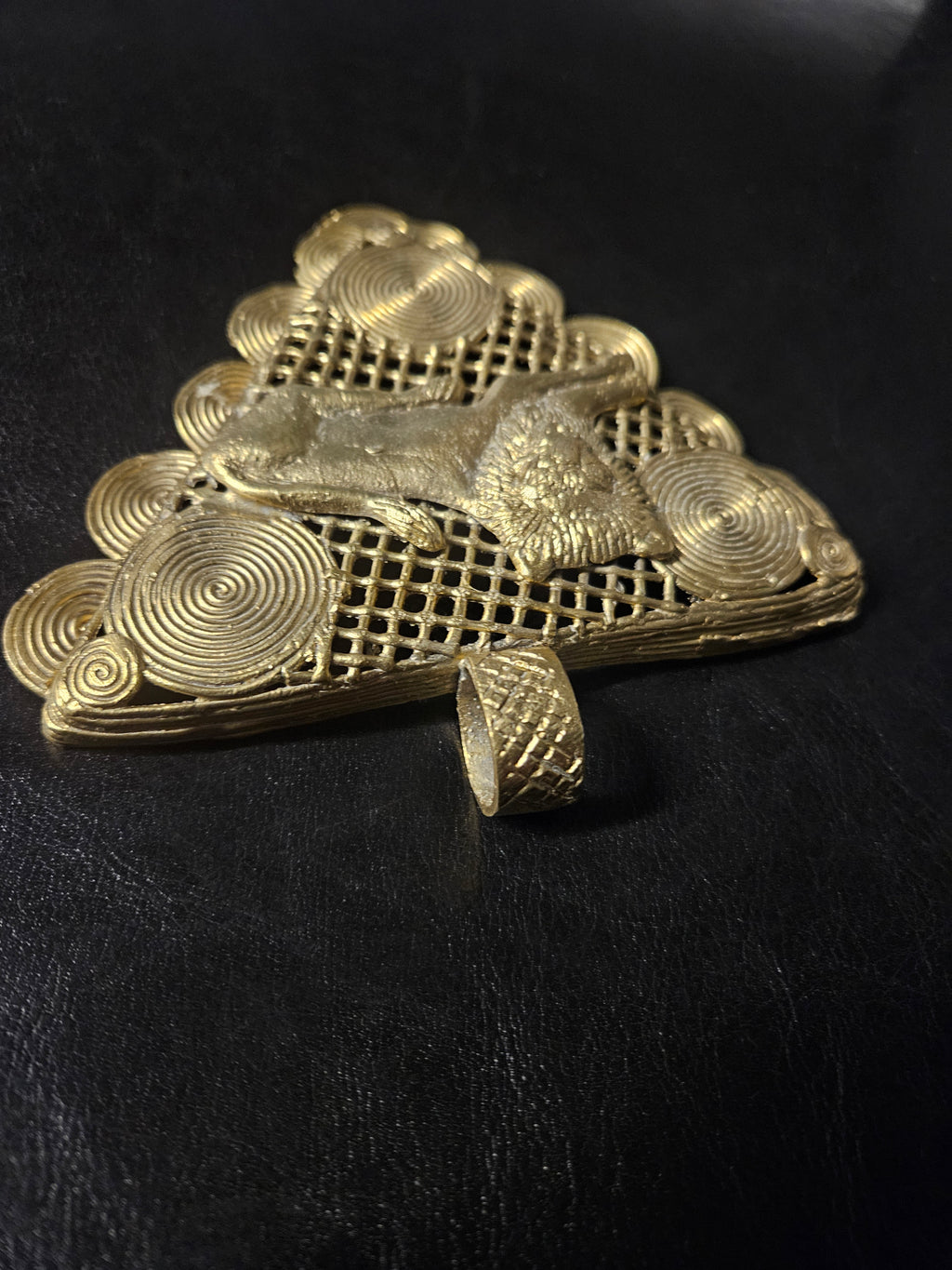 Oversized Adinkrahene Lion Brass Pendant – Ghana