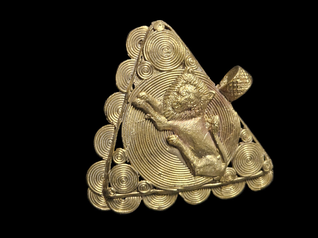 African Brass Lion Pendant with Adinkrahene Symbol – Ghana