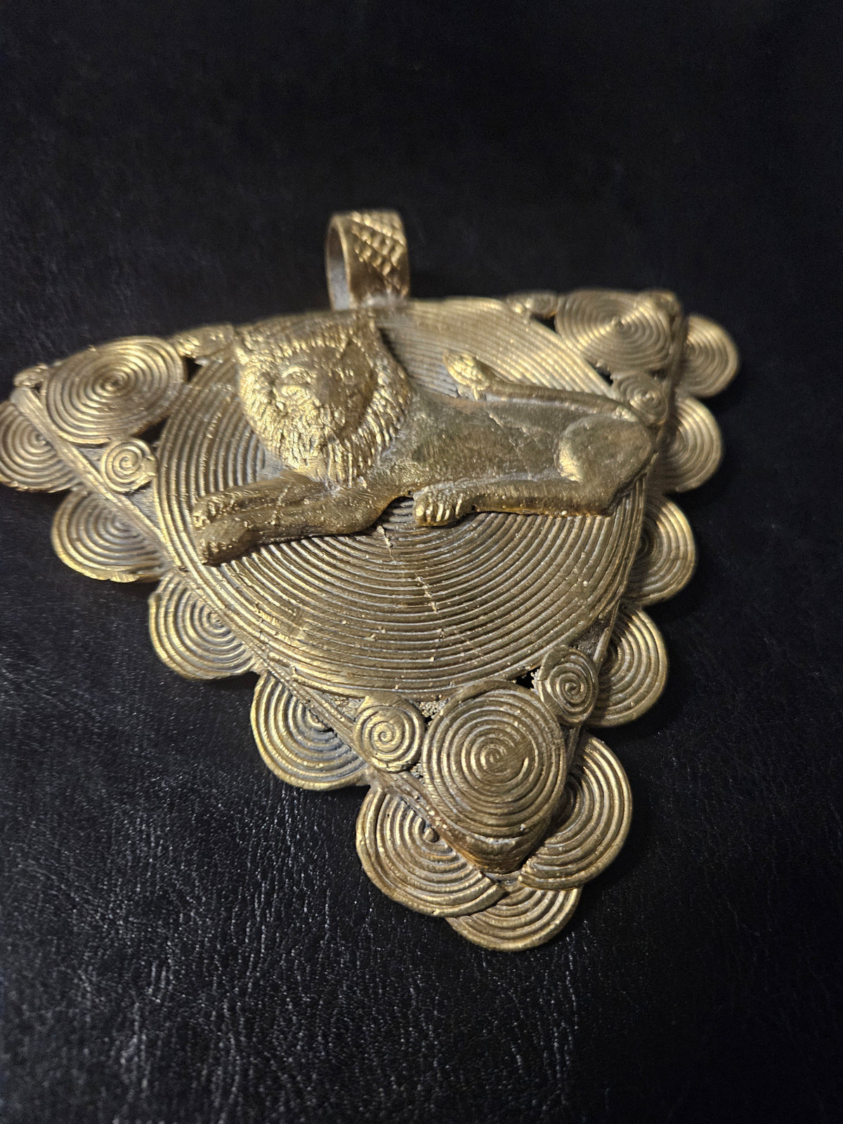 African Brass Lion Pendant with Adinkrahene Symbol – Ghana