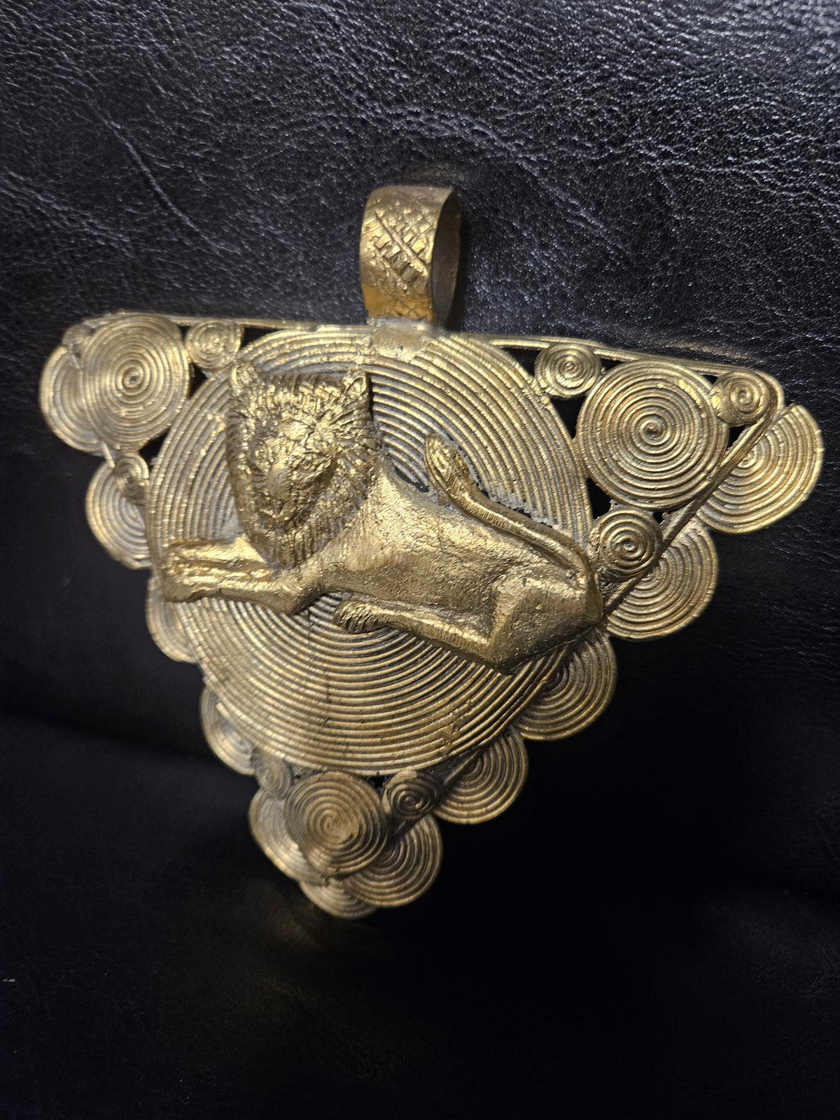 African Brass Lion Pendant with Adinkrahene Symbol – Ghana