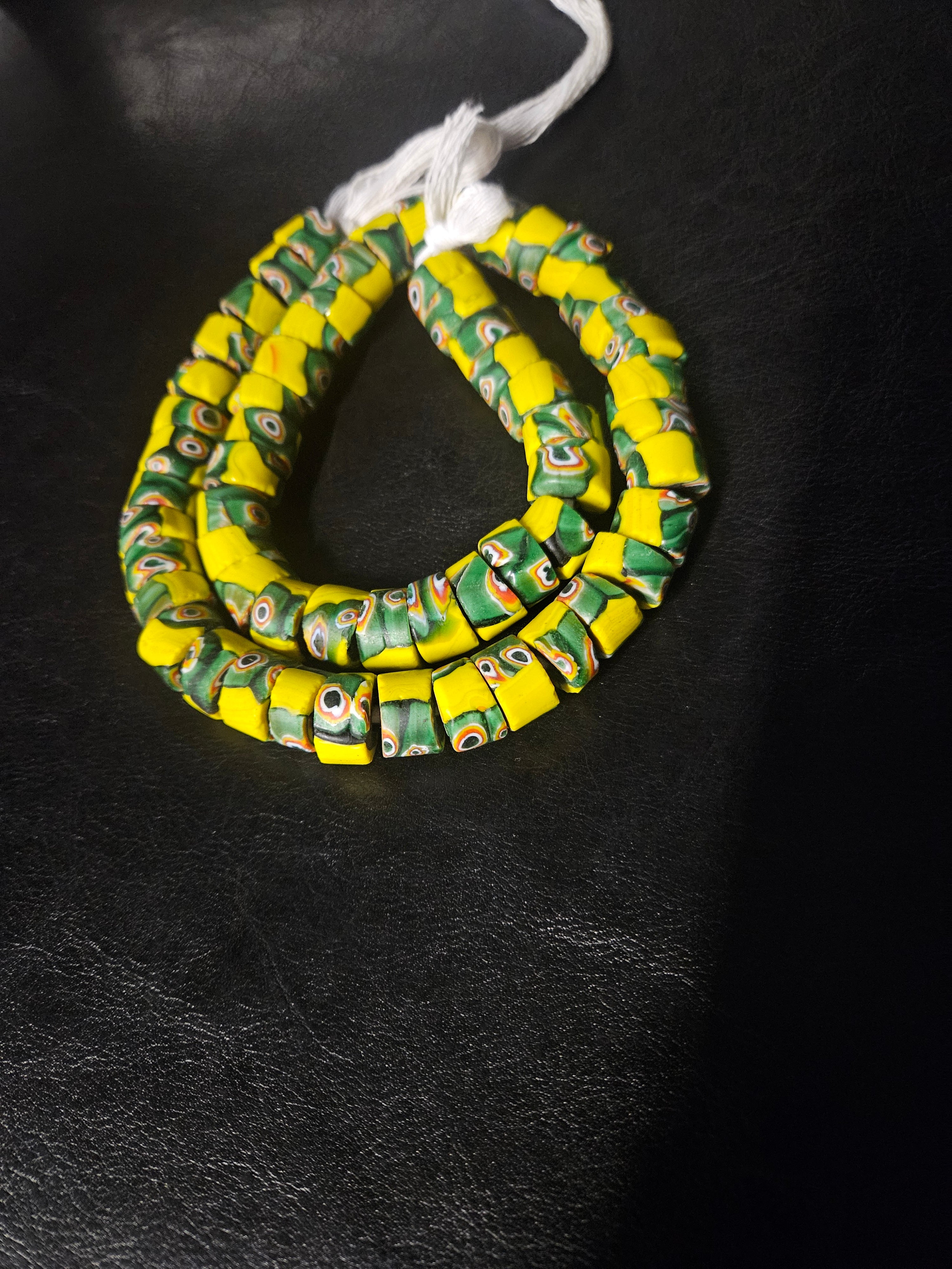 Trade Beads – Yellow Green Eye Pattern, 21-Inch Strand