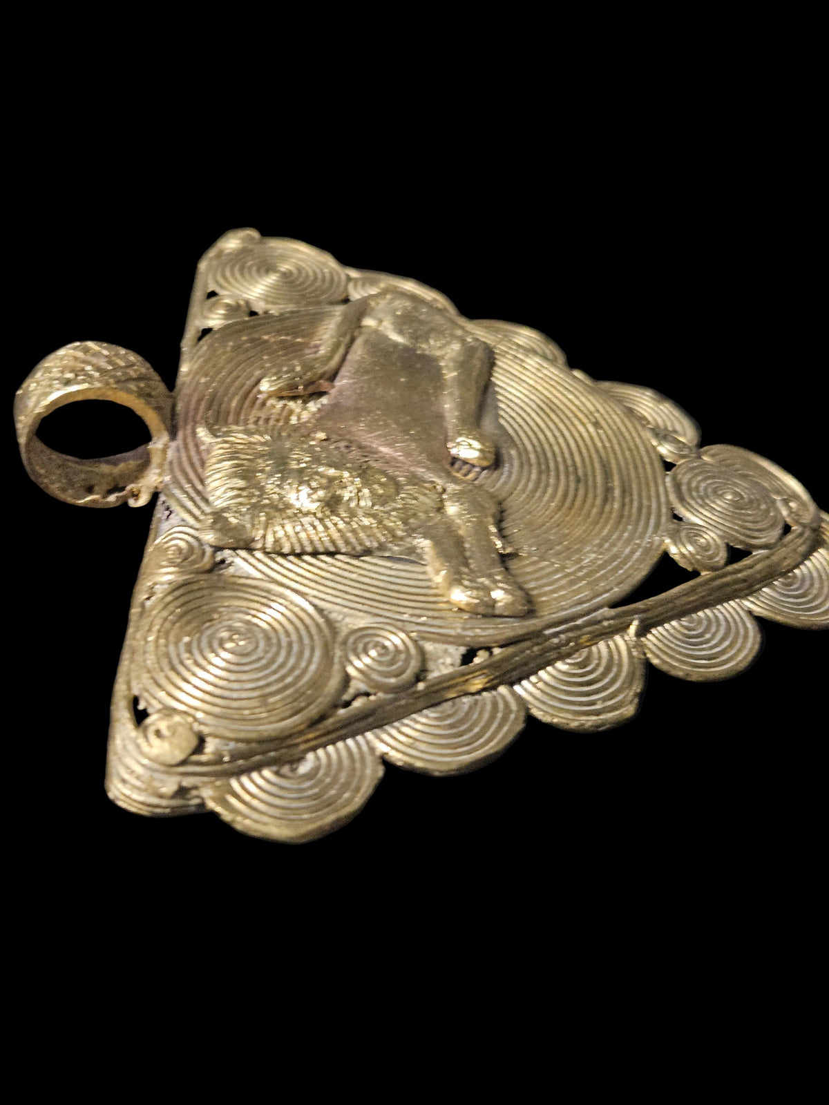 African Brass Lion Pendant with Adinkrahene Symbol – Ghana