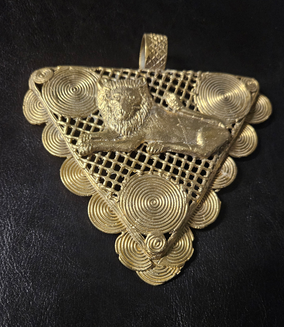 Oversized Adinkrahene Lion Brass Pendant – Ghana