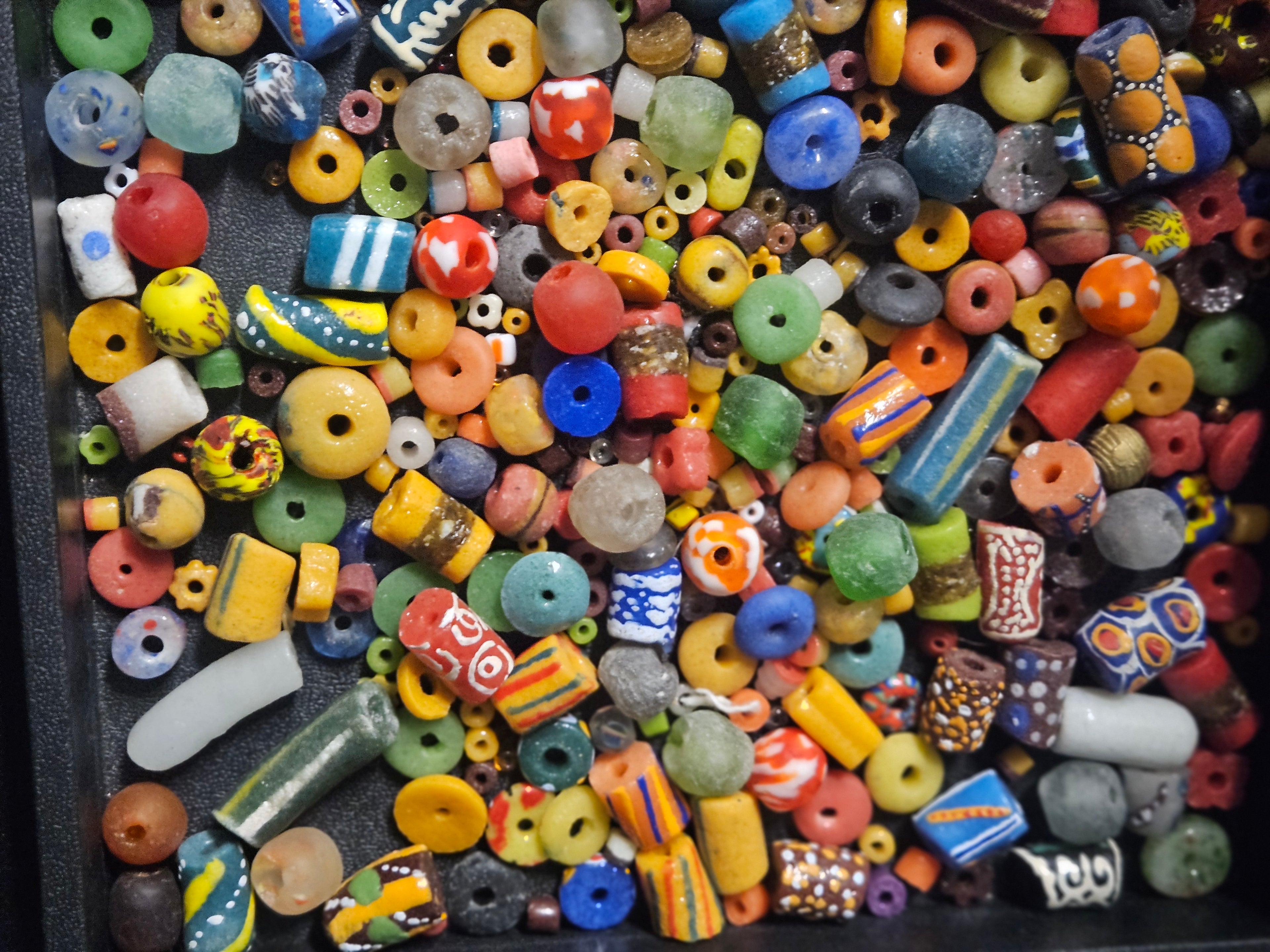 African Creative Material Mix – Loose Krobo Glass Beads from Ghana
