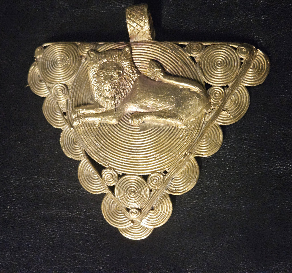 African Brass Lion Pendant with Adinkrahene Symbol – Ghana