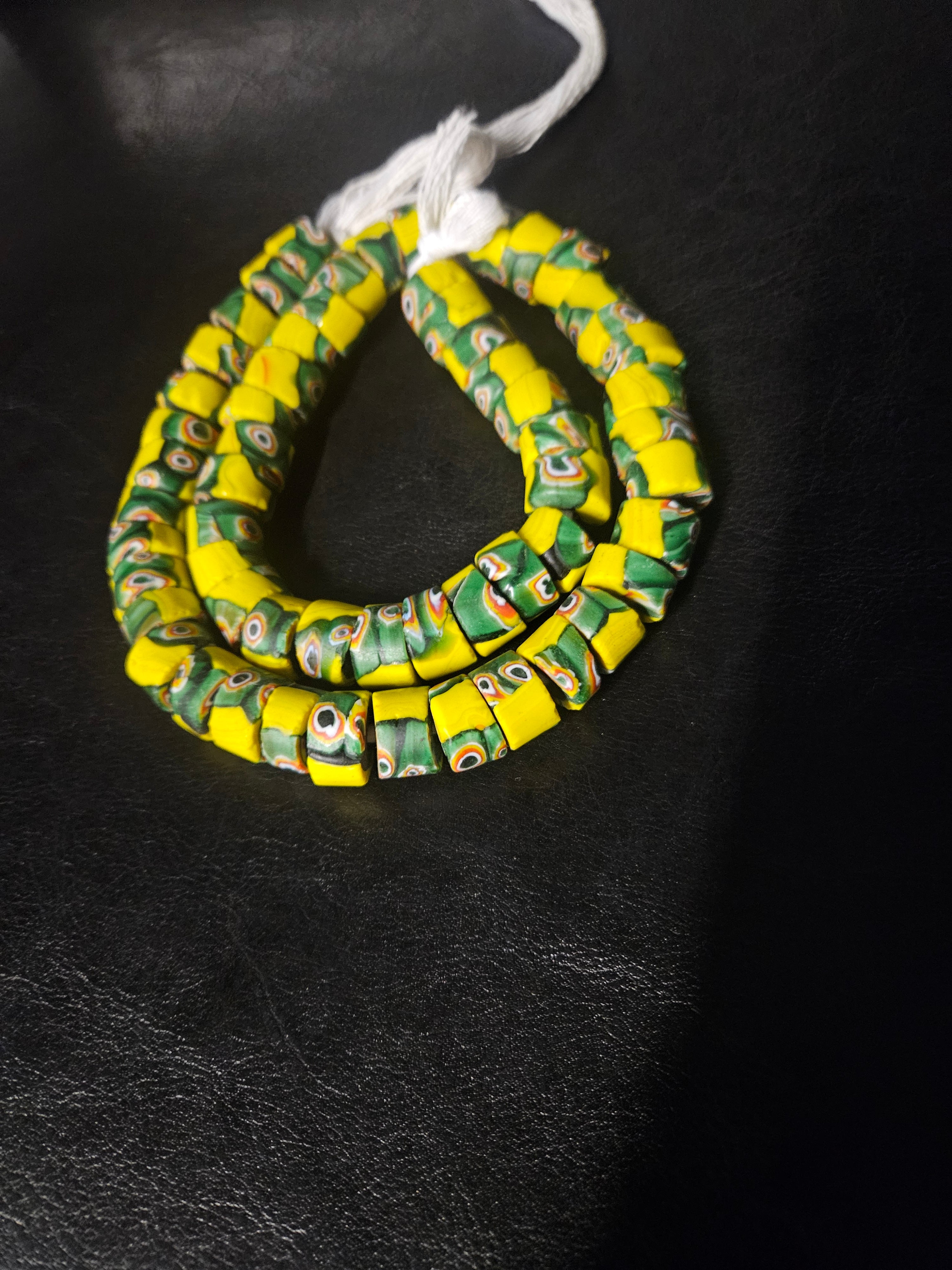 Trade Beads – Yellow Green Eye Pattern, 21-Inch Strand