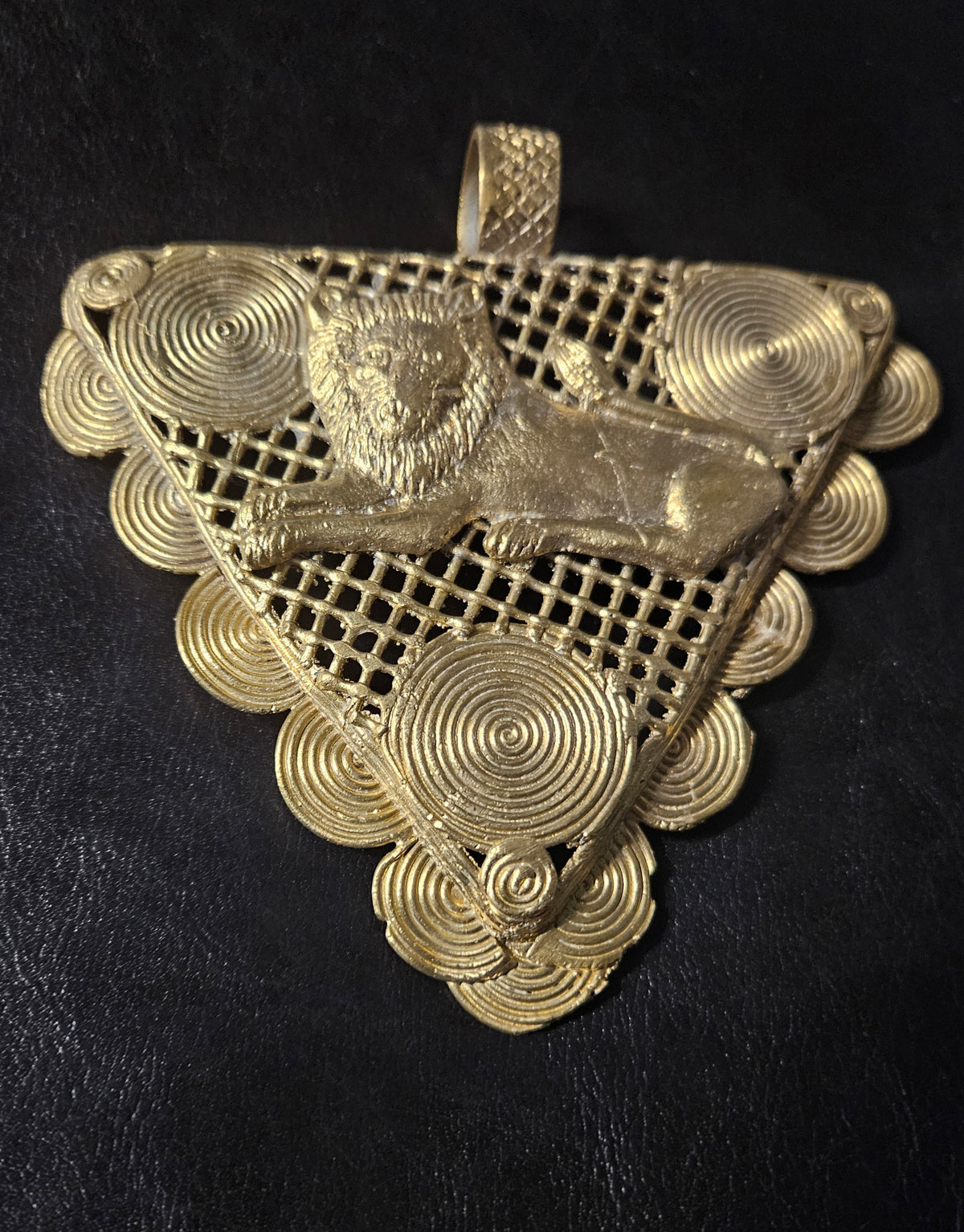 Oversized Adinkrahene Lion Brass Pendant – Ghana