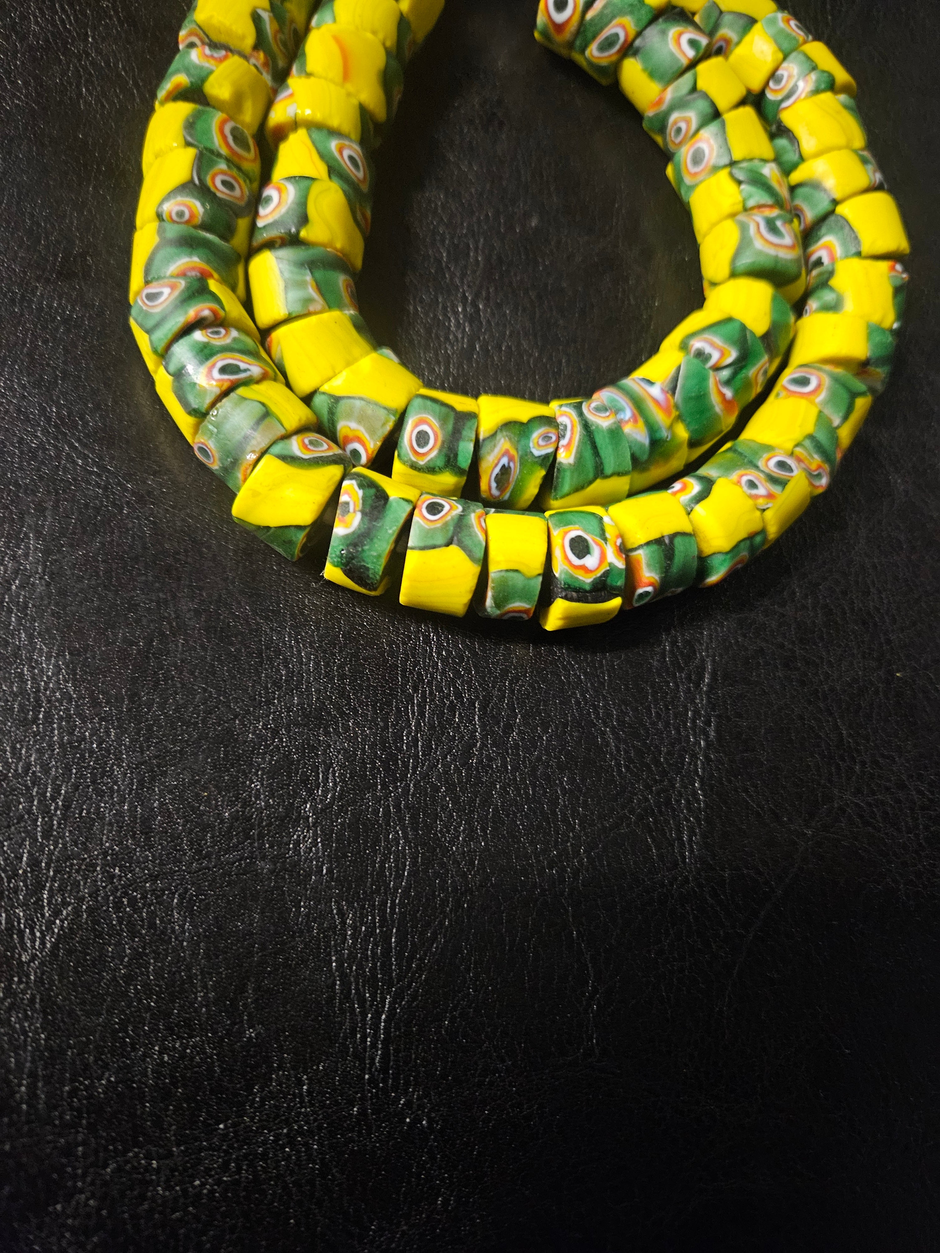 Trade Beads – Yellow Green Eye Pattern, 21-Inch Strand