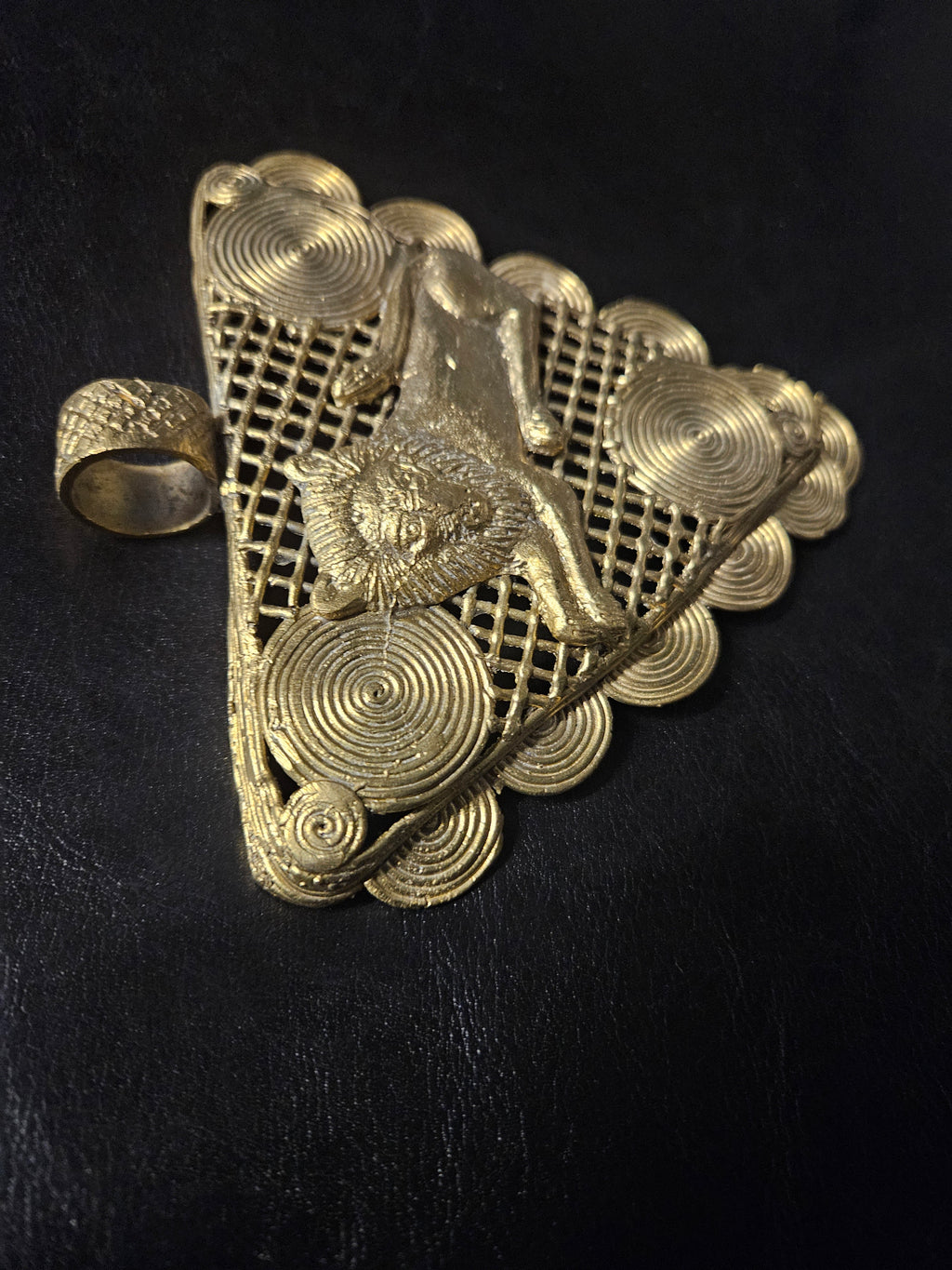 Oversized Adinkrahene Lion Brass Pendant – Ghana