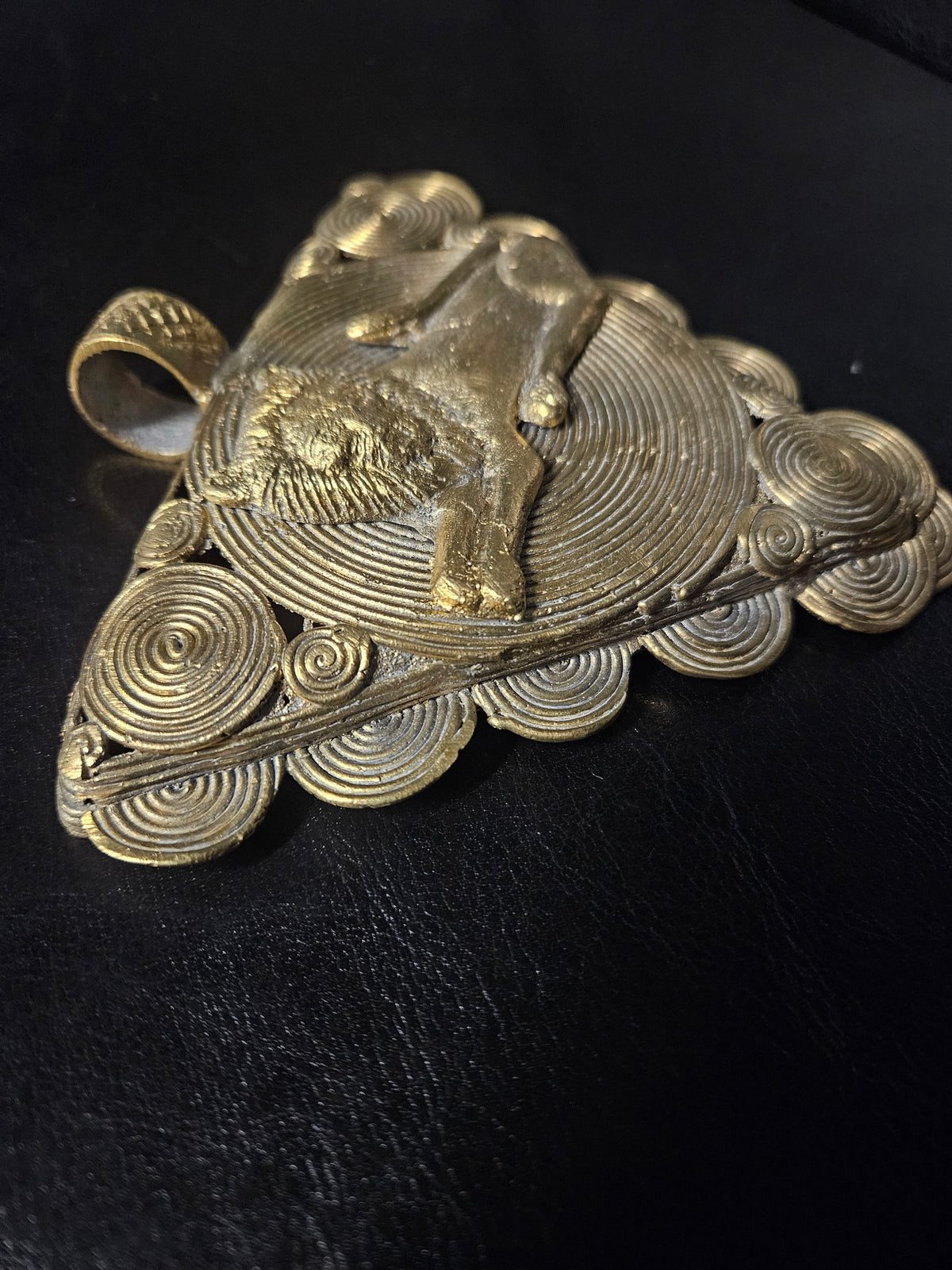 African Brass Lion Pendant with Adinkrahene Symbol – Ghana