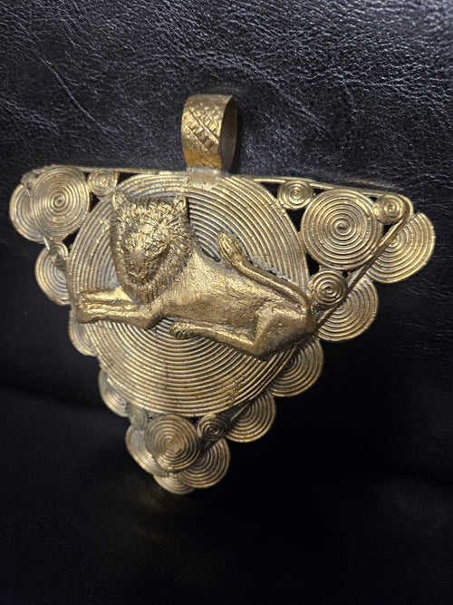 African Brass Lion Pendant with Adinkrahene Symbol – Ghana