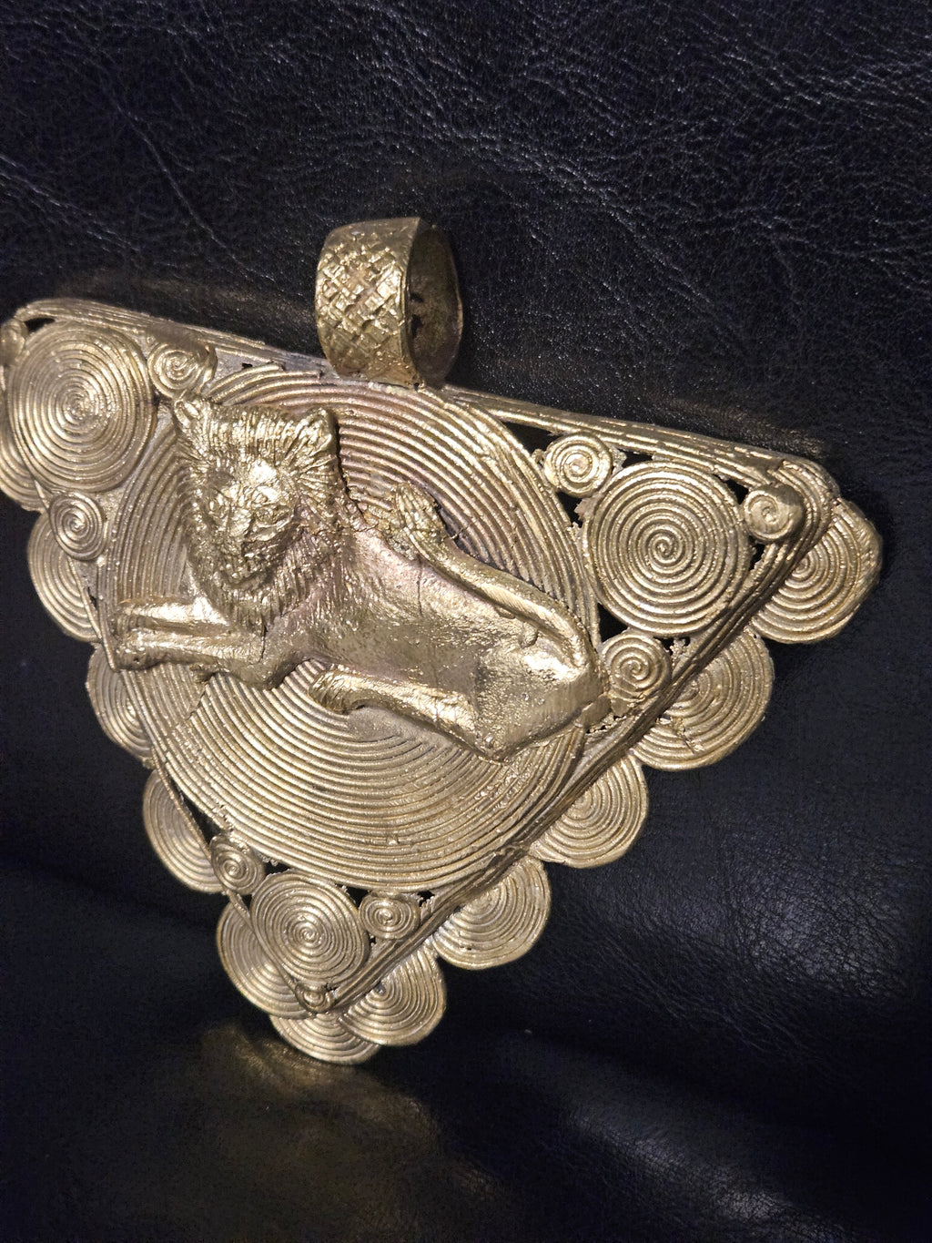 African Brass Lion Pendant with Adinkrahene Symbol – Ghana