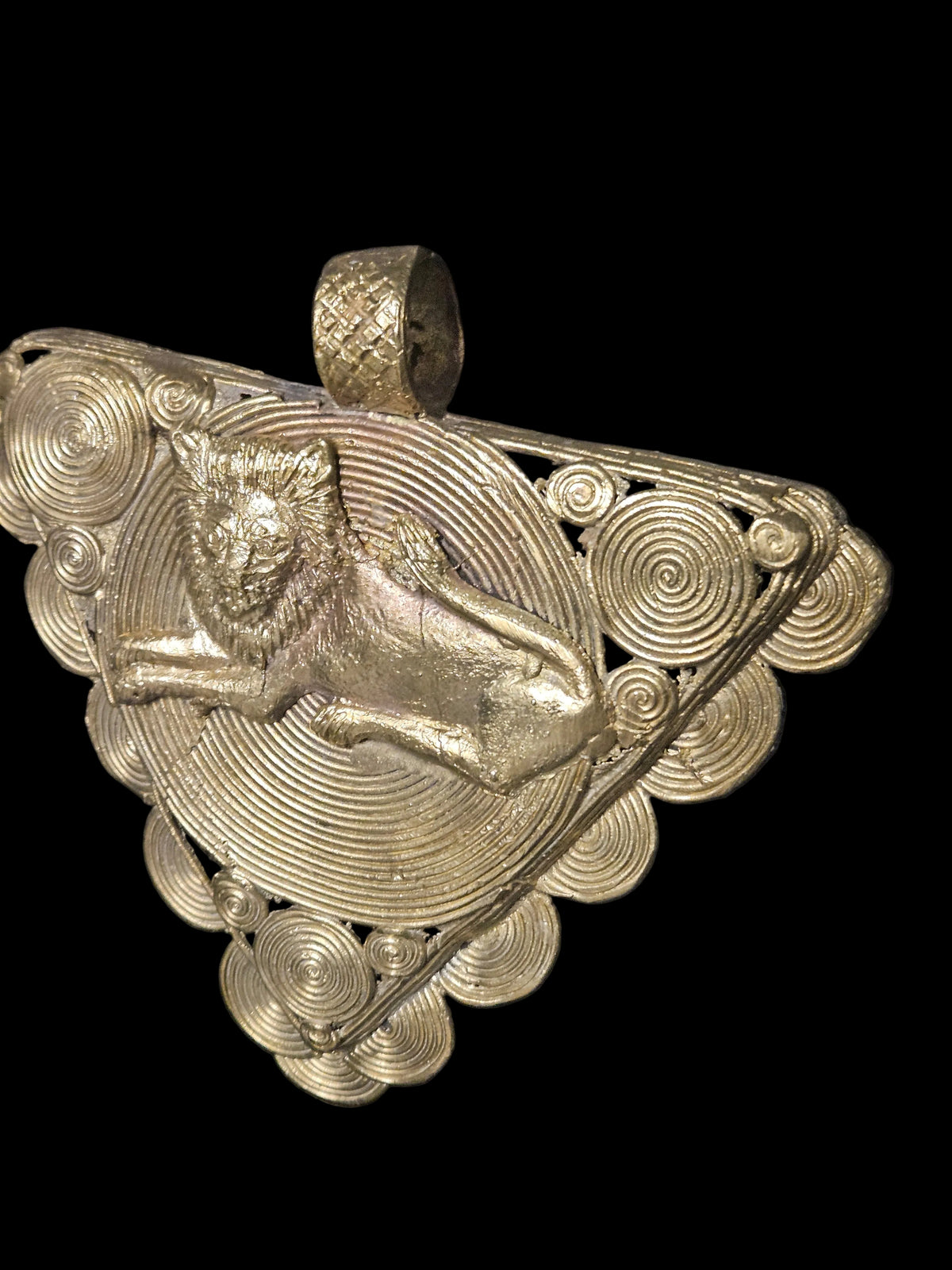 African Brass Lion Pendant with Adinkrahene Symbol – Ghana