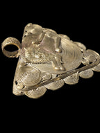 African Brass Lion Pendant with Adinkrahene Symbol – Ghana