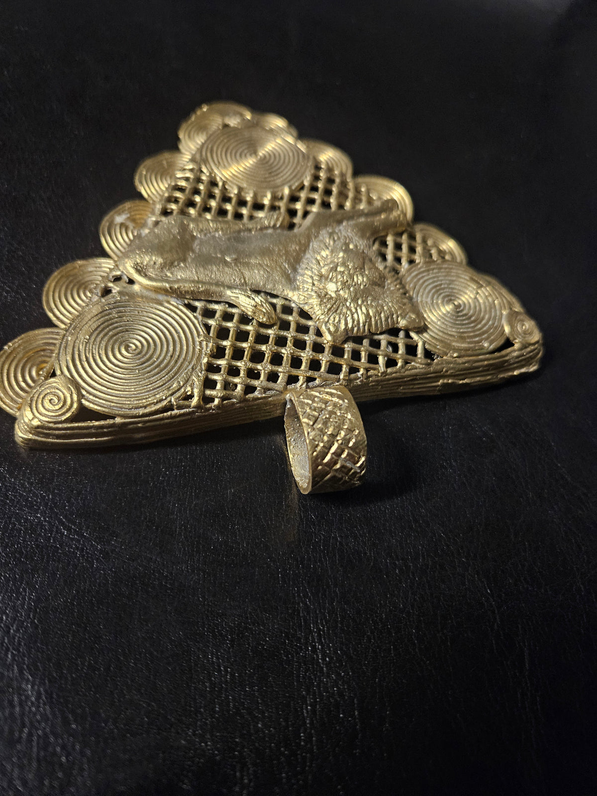 Oversized Adinkrahene Lion Brass Pendant – Ghana