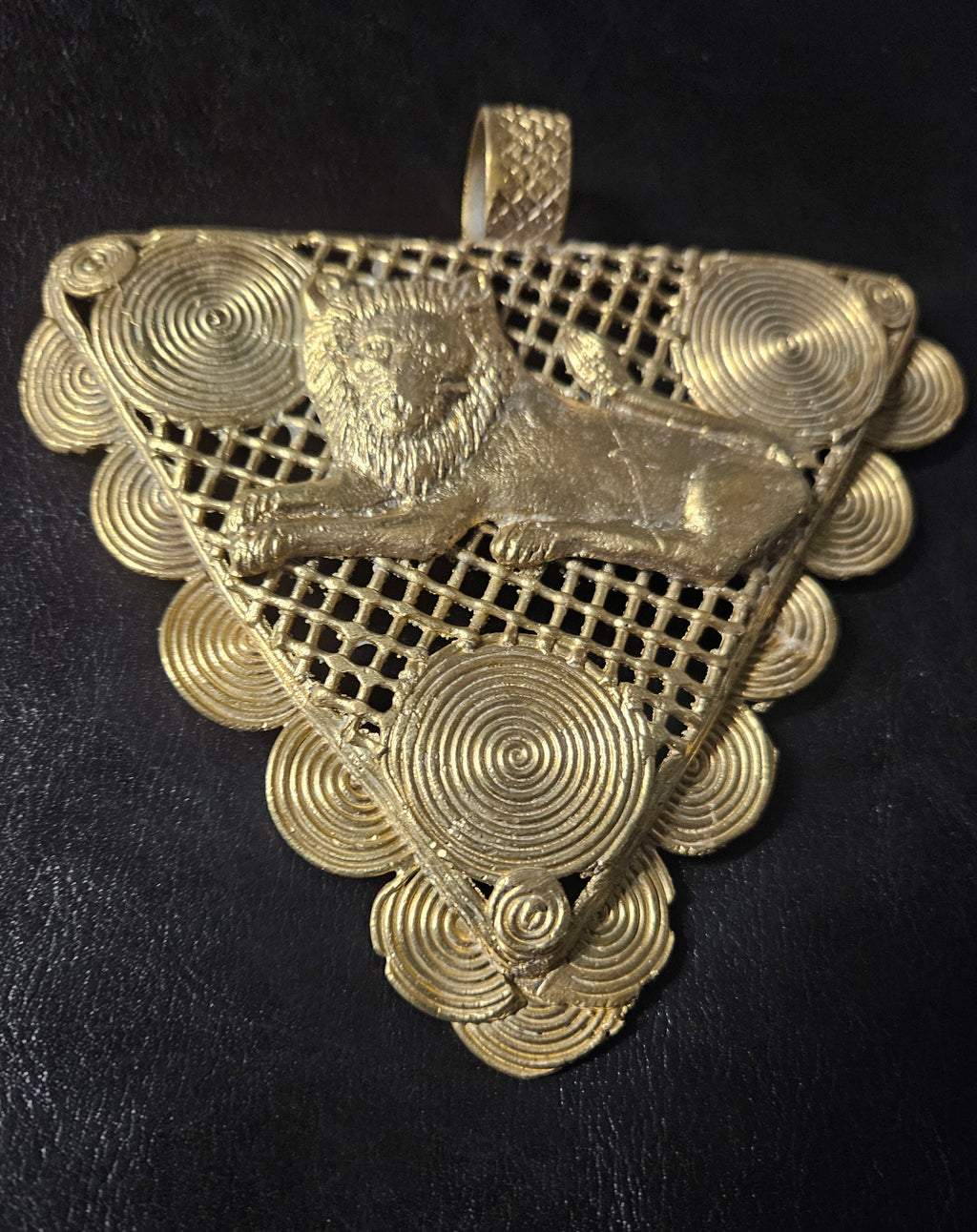Oversized Adinkrahene Lion Brass Pendant – Ghana