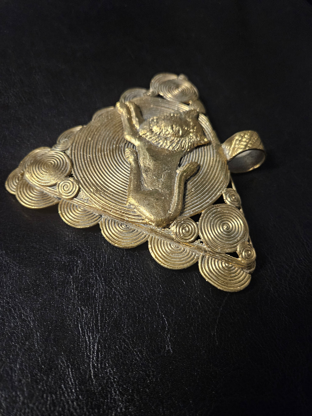 African Brass Lion Pendant with Adinkrahene Symbol – Ghana
