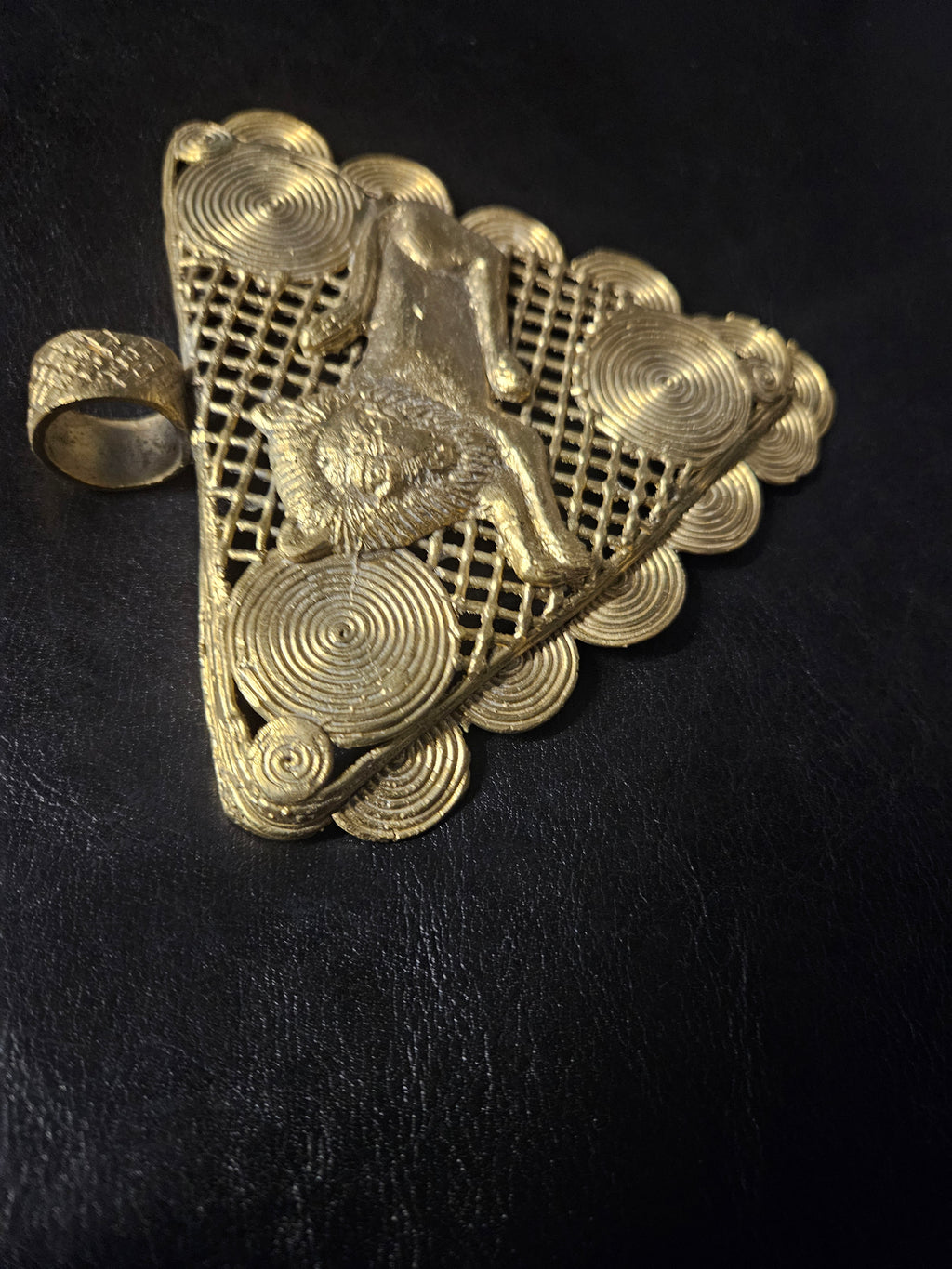 Oversized Adinkrahene Lion Brass Pendant – Ghana