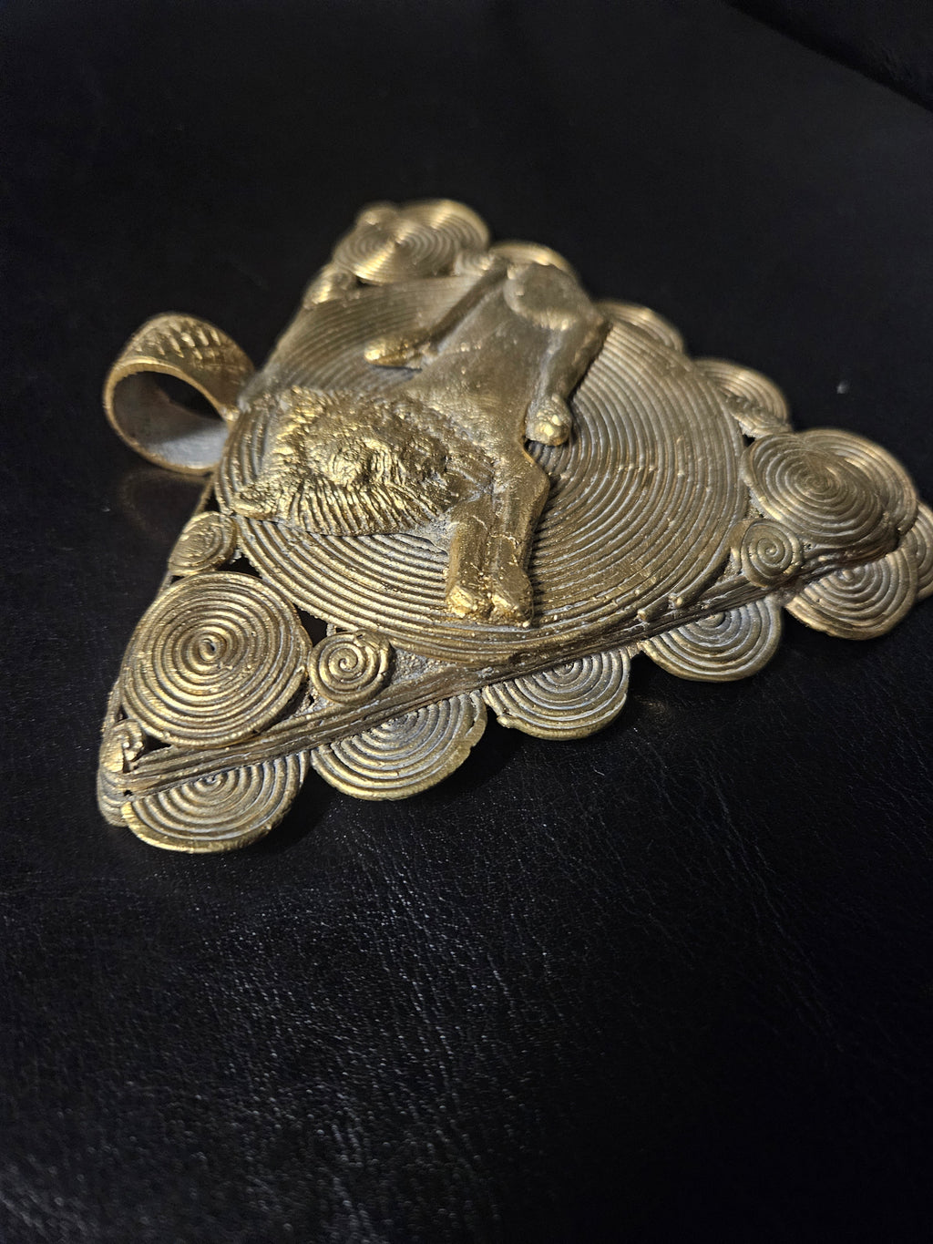 African Brass Lion Pendant with Adinkrahene Symbol – Ghana