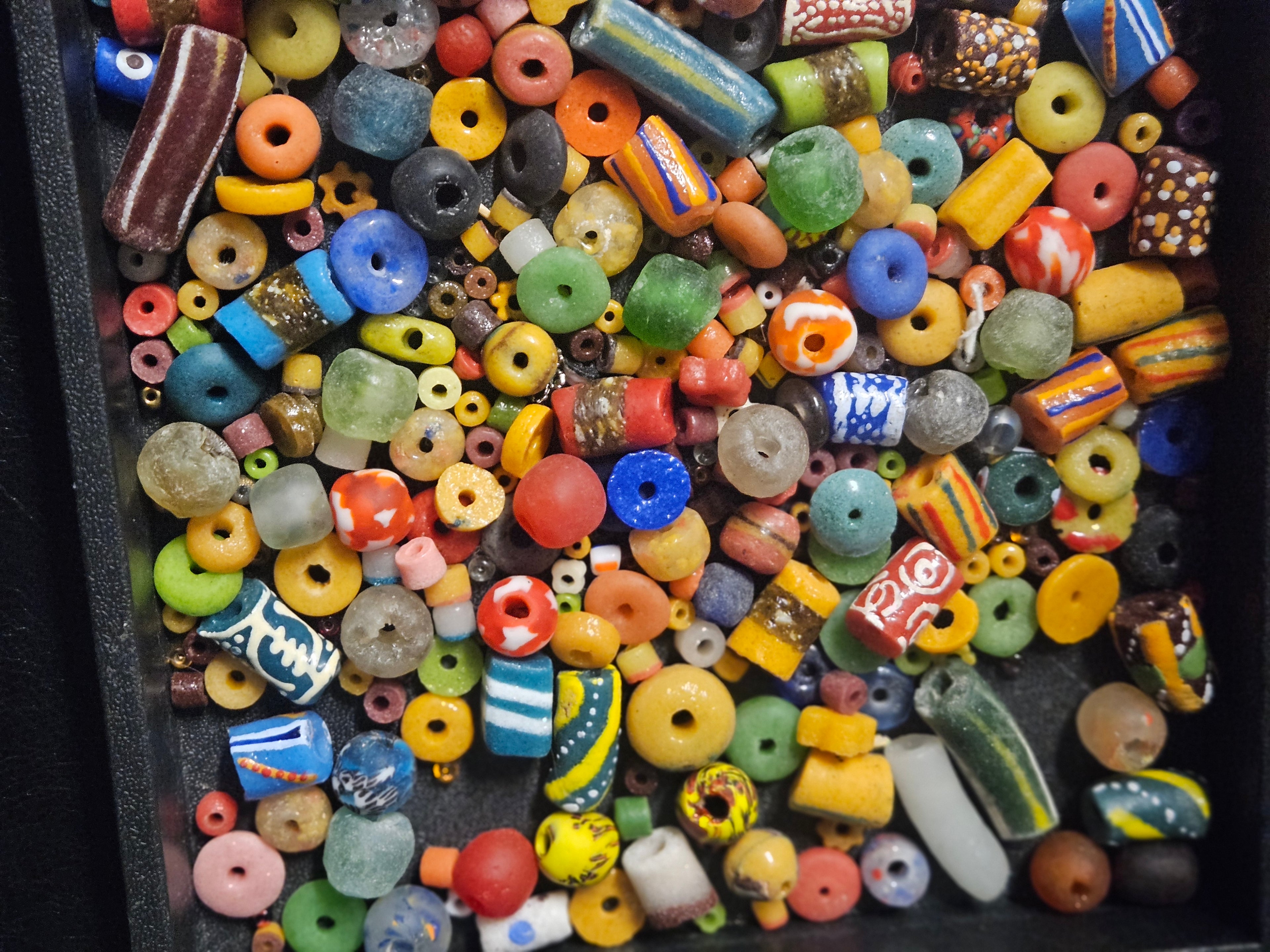 African Creative Material Mix – Loose Krobo Glass Beads from Ghana