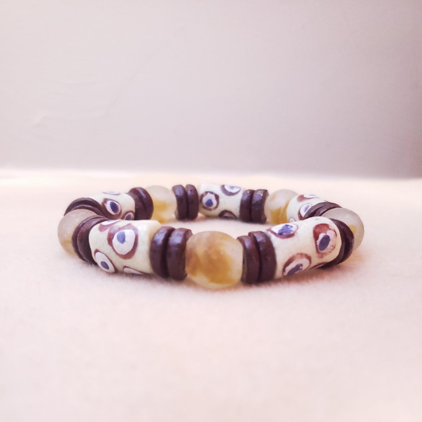 Handmade bracelets with an African touch. - Aadampo