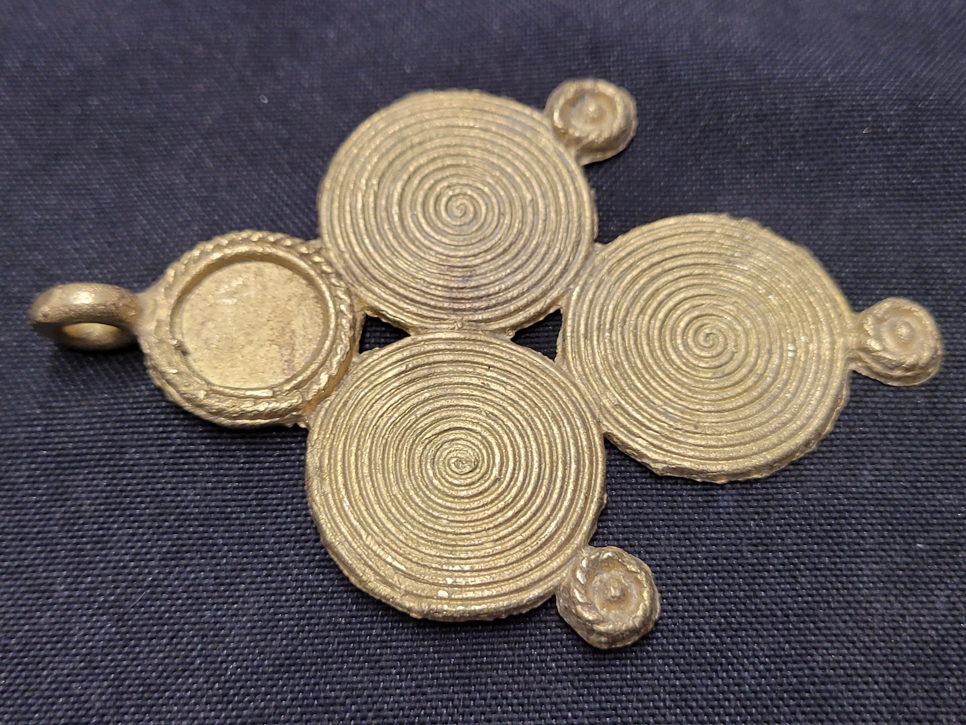 Large African brass pendant - Aadampo
