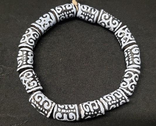 Craft with African glass beads from Ghana. Design jewelry, accessories, or crafts, with Dwennimmen Adinkra beads. - Aadampo
