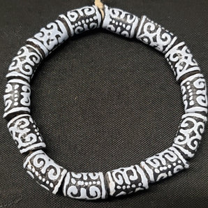 Craft with African glass beads from Ghana. Design jewelry, accessories, or crafts, with Dwennimmen Adinkra beads. - Aadampo