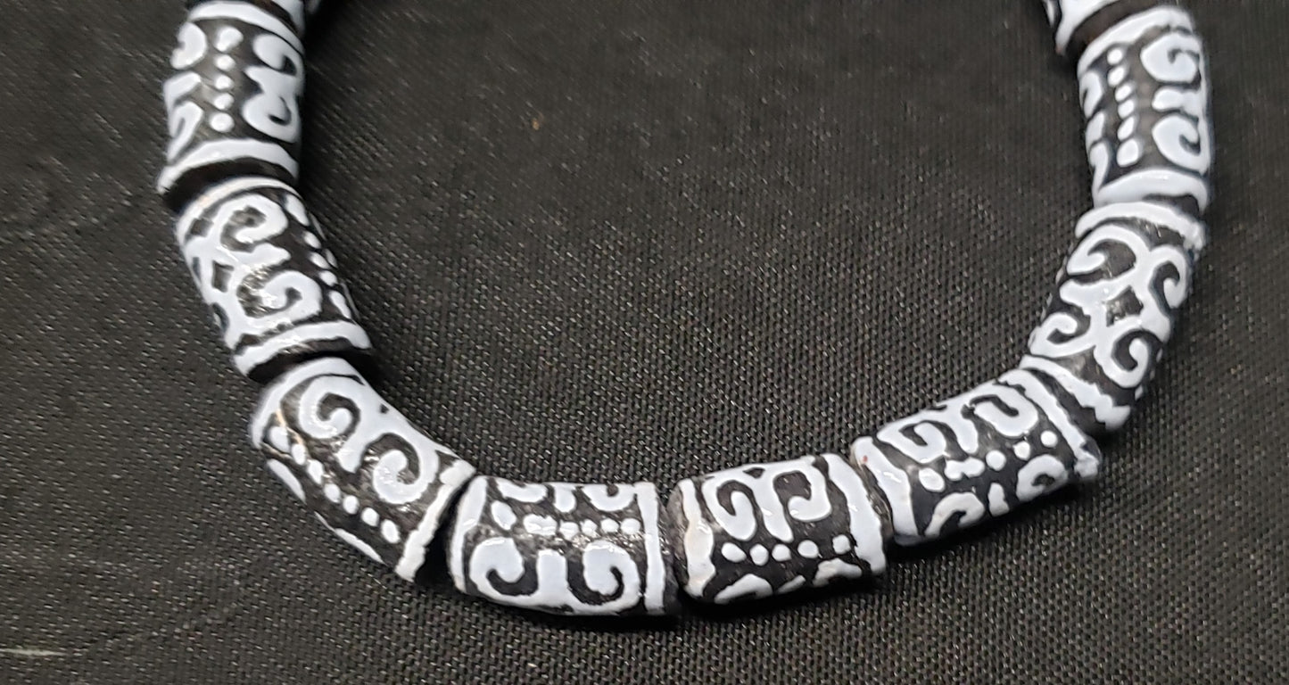 Craft with African glass beads from Ghana. Design jewelry, accessories, or crafts, with Dwennimmen Adinkra beads. - Aadampo