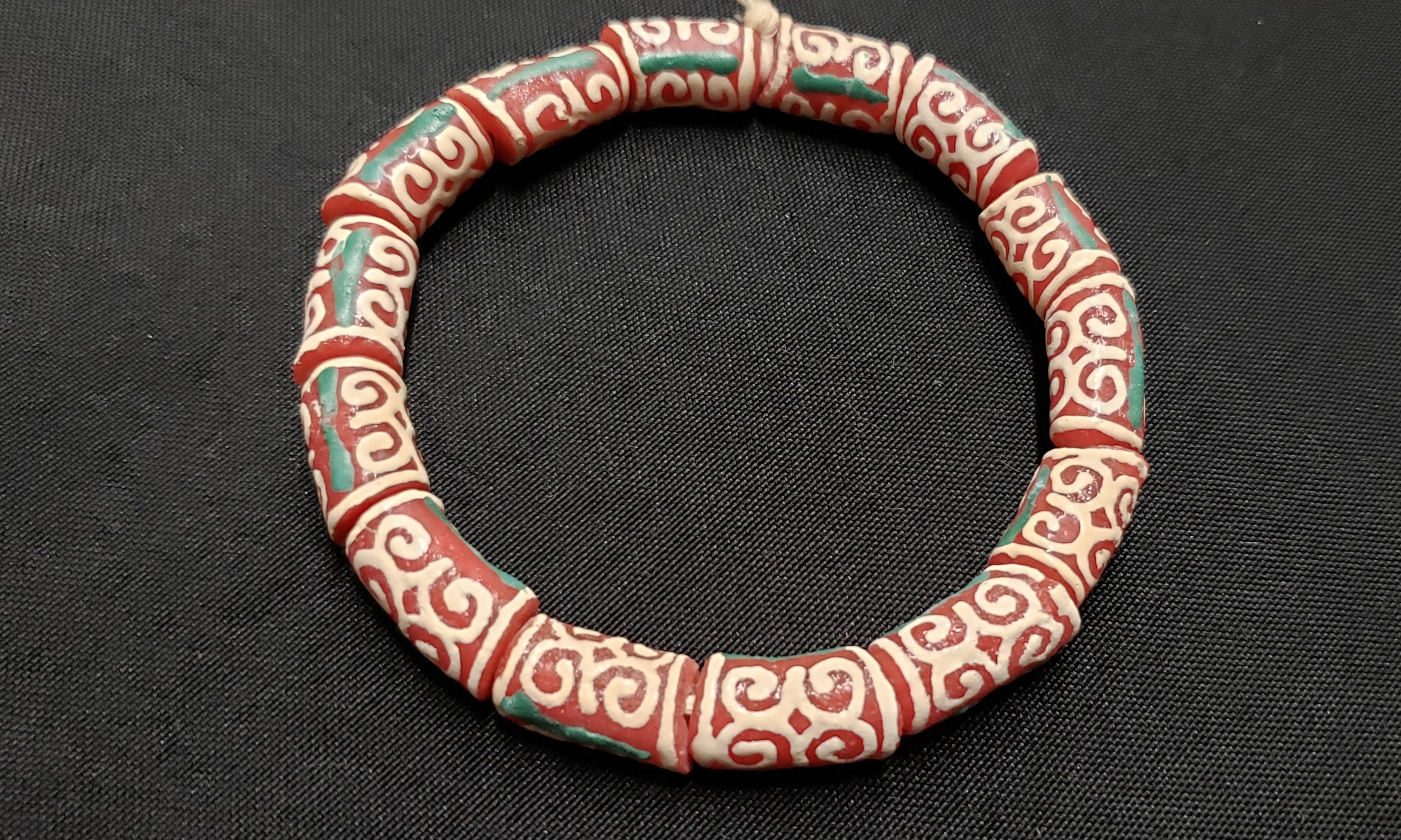 Craft with African glass beads from Ghana. Design jewelry, accessories, or crafts, with Dwennimmen Adinkra beads. - Aadampo