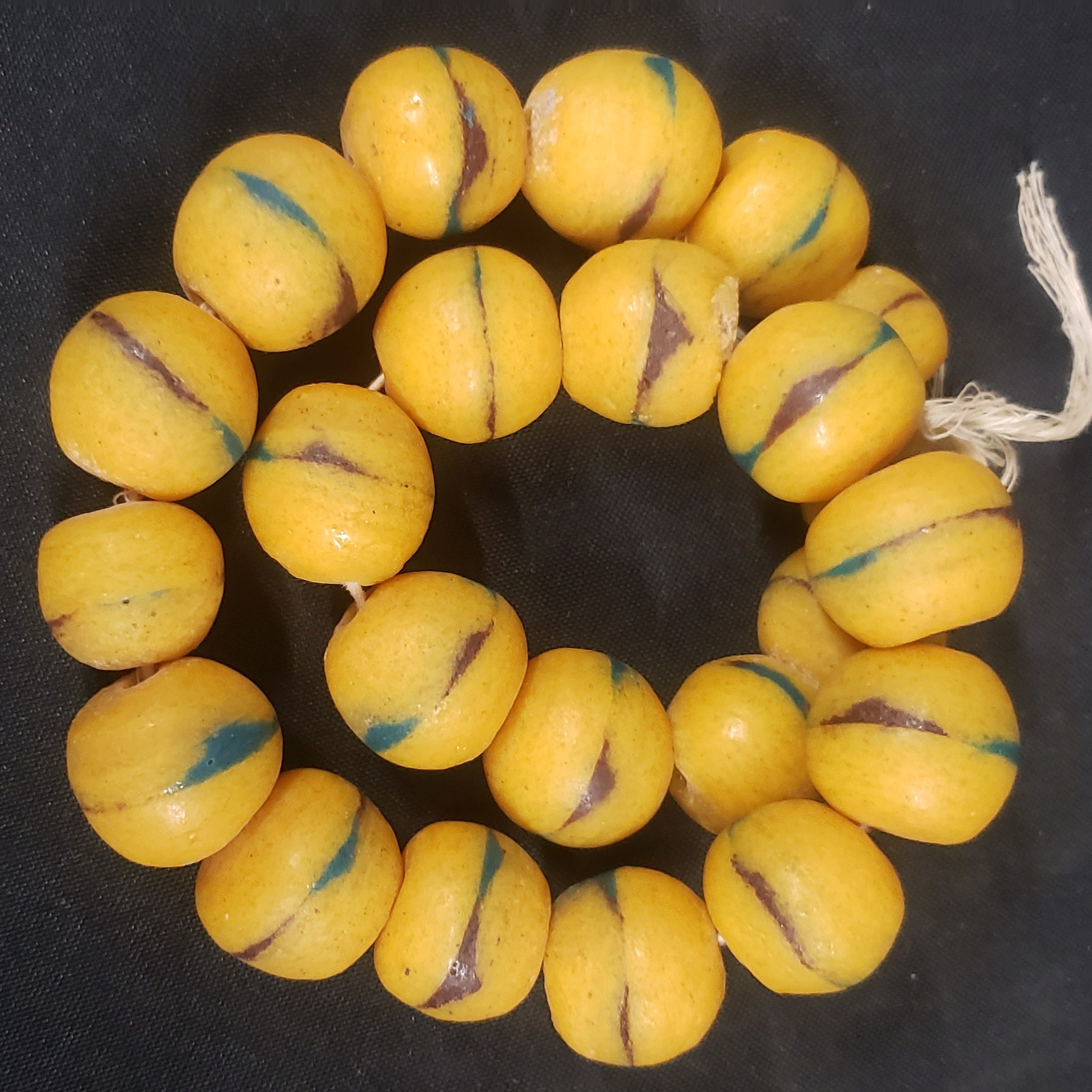 African bead, large Krobo glass bead ball for jewelry making. - Aadampo